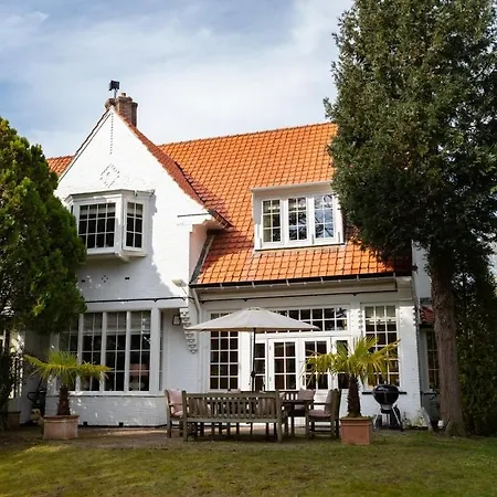 Charming Near & Dunes!