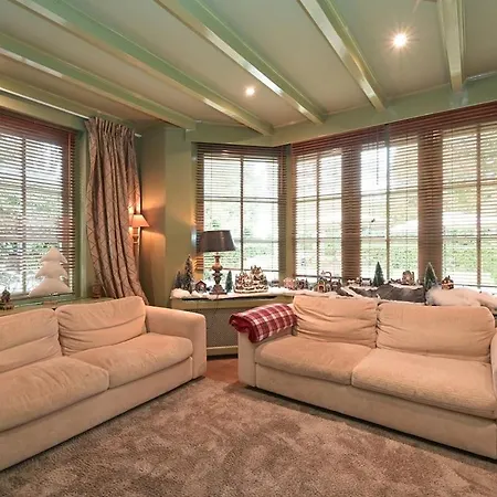 Charming Near & Dunes! Villa