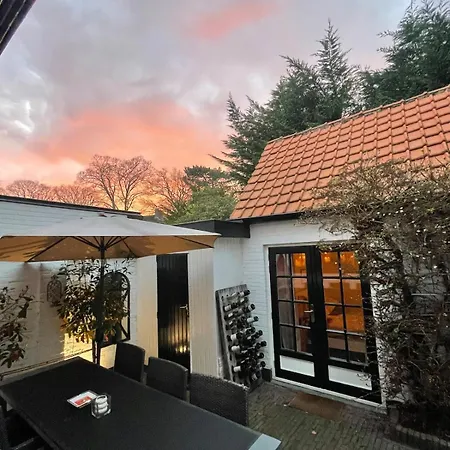 Villa Charming Near & Dunes!
